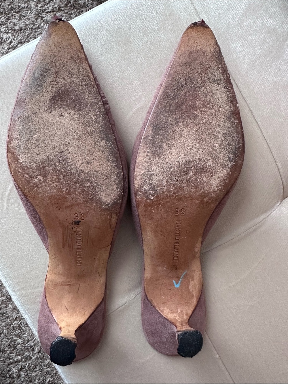 Manolo Blahnik Mauve Suede Pointed Ruched Mules - Picture 4 of 4